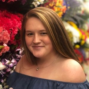 Meet your Posher, Alyssa